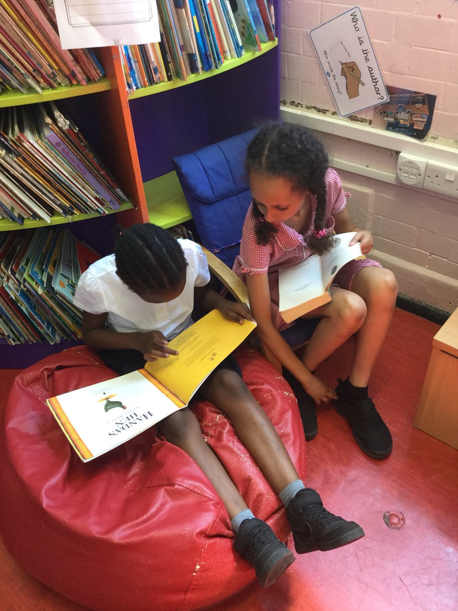 LarkHallPrimary's tweet photo. Some lovely paired reading happening between year 5 and year 2 π #lhalbert #lhbattersea #lhsoutherk #lhmillenium https://t.co/VVayVNsaHj