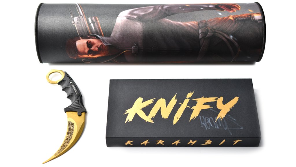 KnifyGG's tweet image. 🎁 GIVEAWAY 🎁 !!! @KnifyEu et @flicksgg te font gagner ce pack @G2kennyS incluant un tapis de souris officiel KennyS + un Karambit Lore Nametag et sa boîte dédicacée ! 🤩

Pour participer :

✅ Follow @KnifyEu + @flicksgg + @G2kennyS 
✅RT ce tweet 

Tirage dans 7 jours ! 😘