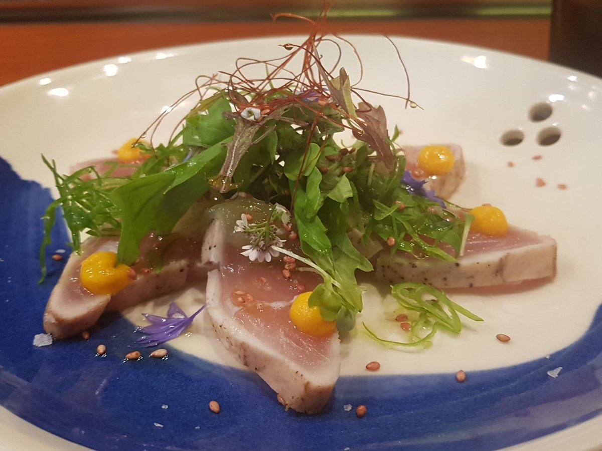 MarioKabuki's tweet photo. Comienza la temporada de bonito en @kabuki_sushi Presidente Carmona. Tataki de bonito con aguachile de melón y aceite huacatai. Brutal! #cocinakabuki #Madrid #HealthyFood #japanesefood #michelin https://t.co/l1k1x86VRO