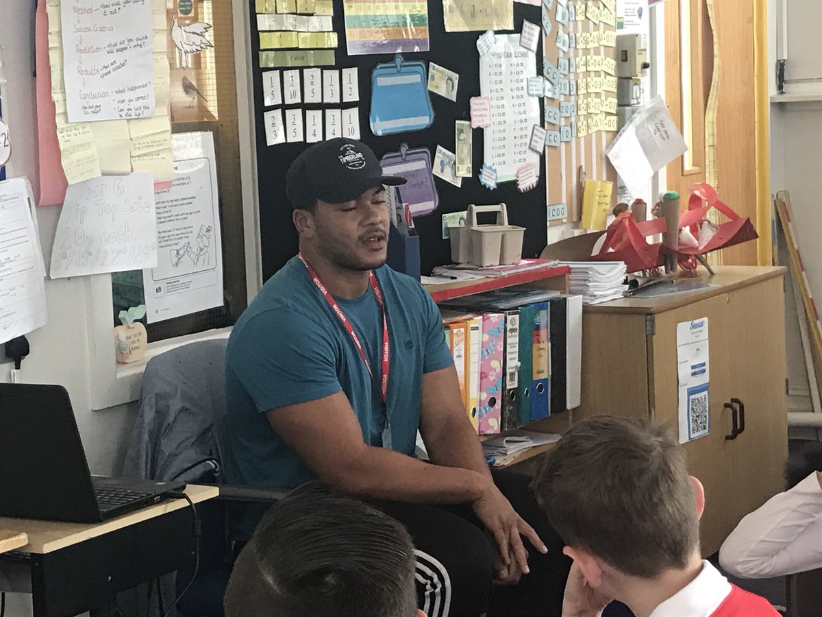 Year6StJos's tweet photo. Diolch @LeonBrown14 for coming in to see us today and answer our questions! #inspiration #healthylivingweek @dragonsrugby @StJosPrimary https://t.co/8fpFBR2Cn3
