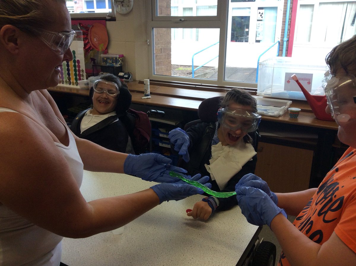 wilsonstfeed's tweet photo. #wsgiraffes have enjoyed making and exploring slime today 👨‍🔬👩‍🔬#wsscience https://t.co/0C9gChIkSY