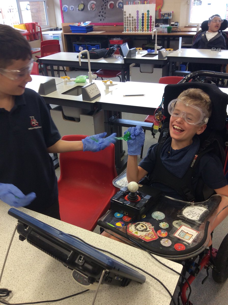 wilsonstfeed's tweet photo. #wsgiraffes have enjoyed making and exploring slime today 👨‍🔬👩‍🔬#wsscience https://t.co/0C9gChIkSY