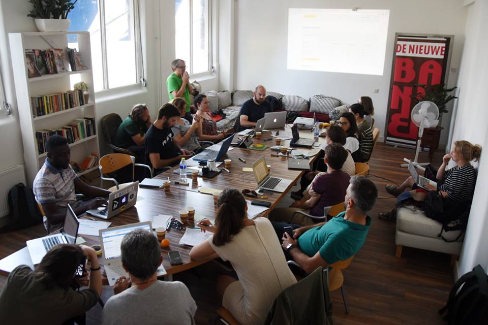 3m88's tweet photo. 👉🏿 Aquest dies he estat a #Rotterdam  amb el Projecte #OnGea és una xarxa social que conecte  les entitats i participants, totalment gratuita. Gracies a @EUErasmusPlus  i @RootsenRoutes  Internacional.  https://t.co/iaG2Q29ASs. https://t.co/9ZQjOw2iCD