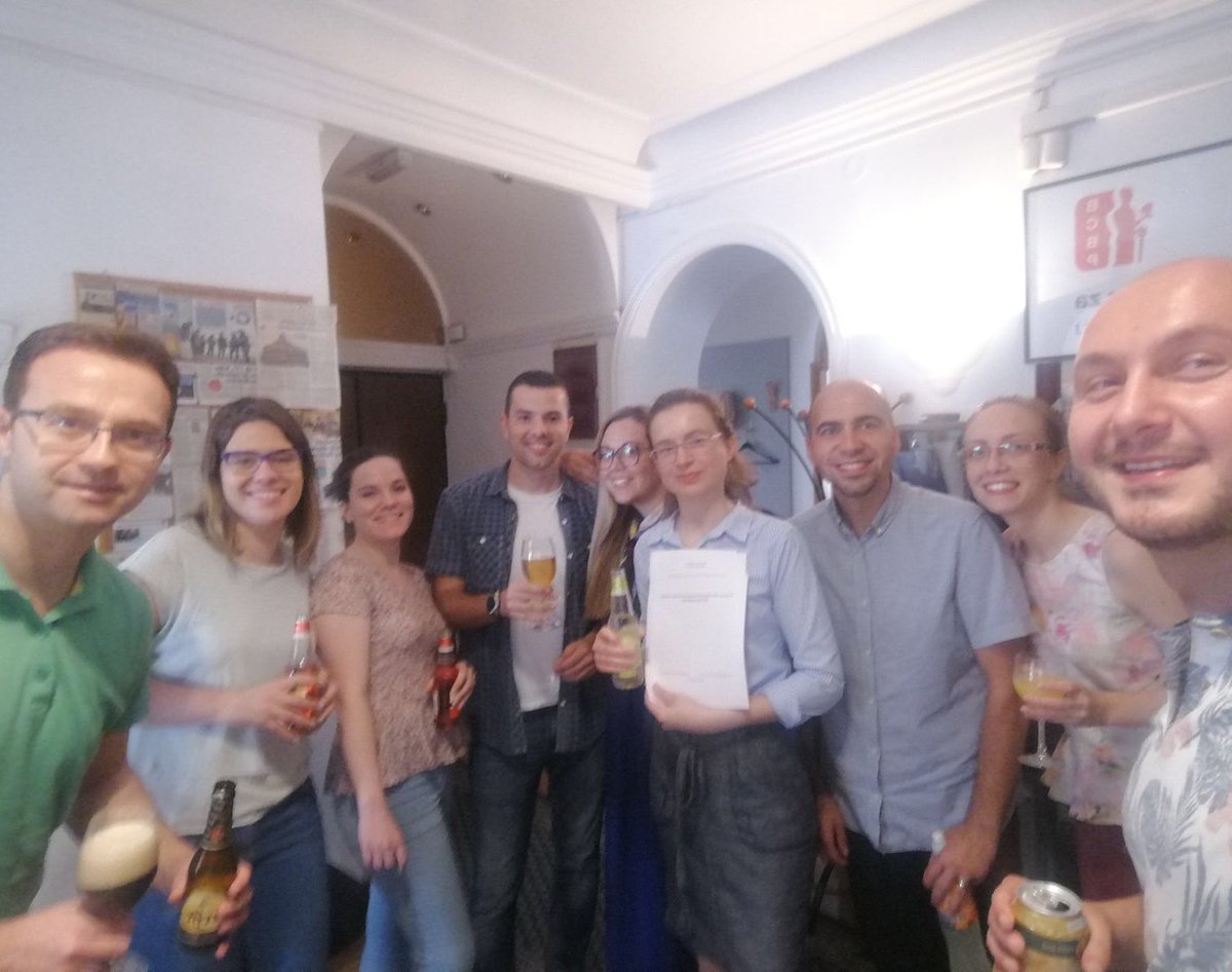 BojanElek's tweet photo. Čestitke @kolofdjuti od danas master ekonomistkinji, na upravo odbranjenoj tezi "Primena vektorskih autoregresionih modela u analizi izdataka za odbranu" #winkwink #MAecon https://t.co/P4798Ovm3I