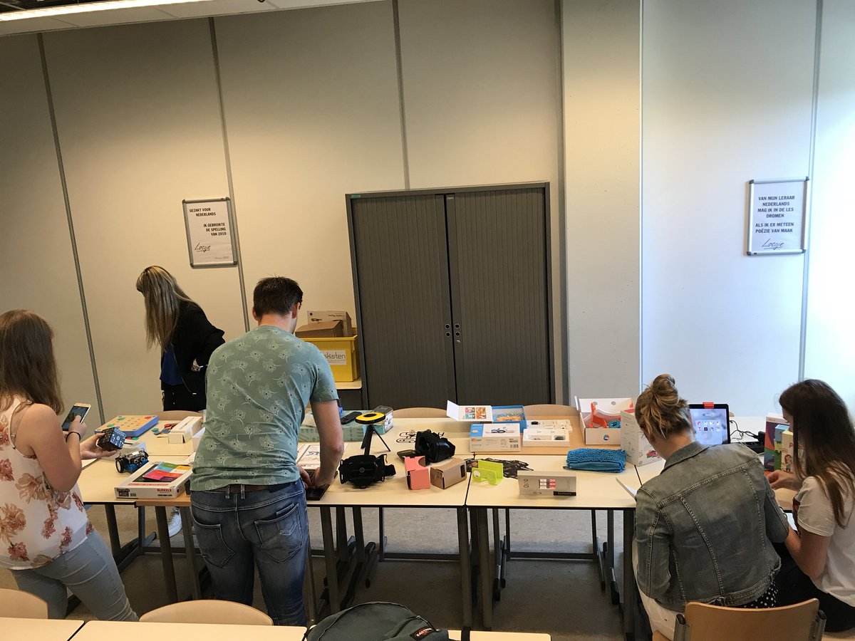#Inspiratiebar ‘Onderwijs &amp; Tech’ met studenten <a href="/rocnijmegen/">ROC Nijmegen</a> ism <a href="/onderwijsmetict/">Onderwijs met ICT</a> en <a href="/ictLESKIST/">ictLESKISTEN</a>, gaaf!