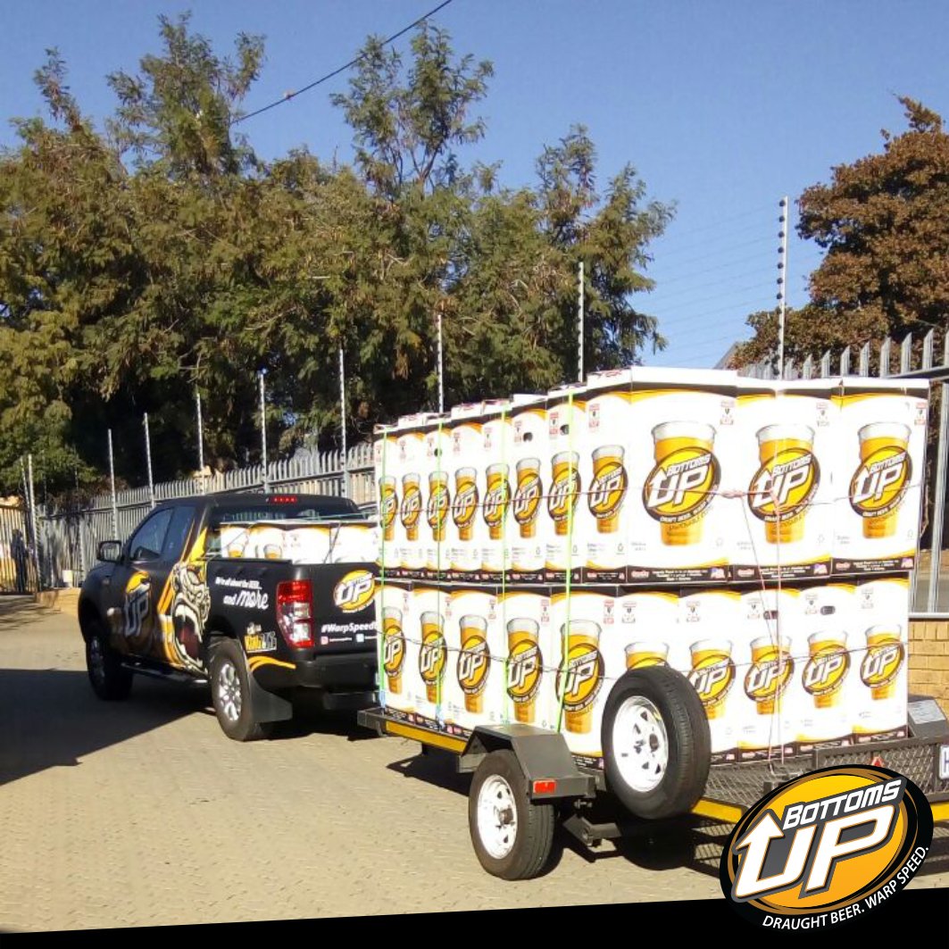 BottomsUpAfrica's tweet photo. Huge delivery!!! Packed to the brim! 76200 cups on their way to @timesquareza 💥👊💥 #beer #beercups #bottomsupcups #draughtbeer #draught #drinks #beverages #bottomsupafrica #perfectpour #beertech #beerflow #drinkbeer #fastbeer https://t.co/vWdQKVQ1M1