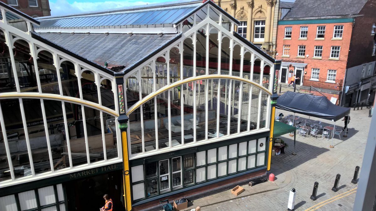 beautiful day on <a href="/stockportmarket/">STOCKPORT MARKET</a> for the Food Show today :-D @FDTradeSK goo.gl/zwR9N5