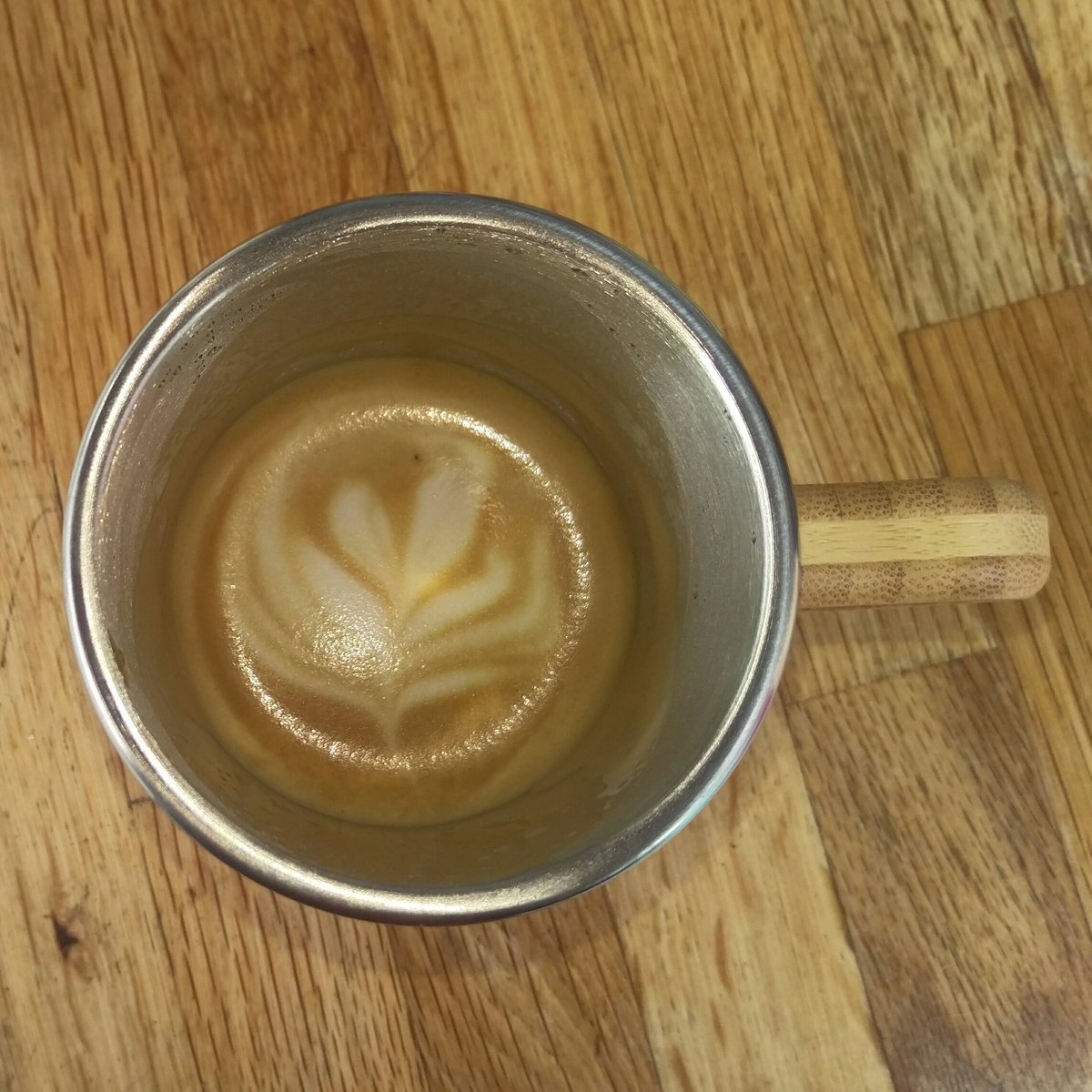 One of the advantages of travelling via @NetworkRailKGX (and not rushing for my train for once) is that I get to call in on <a href="/Craft_Coffee/">Craft Coffee</a> and sample this Brazilian single-origin from <a href="/NotesRoastery/">Notes Roastery</a>. I also get to try my <a href="/globalwakecup/">Global WAKEcup</a> for the first time! bit.ly/BCS20171129