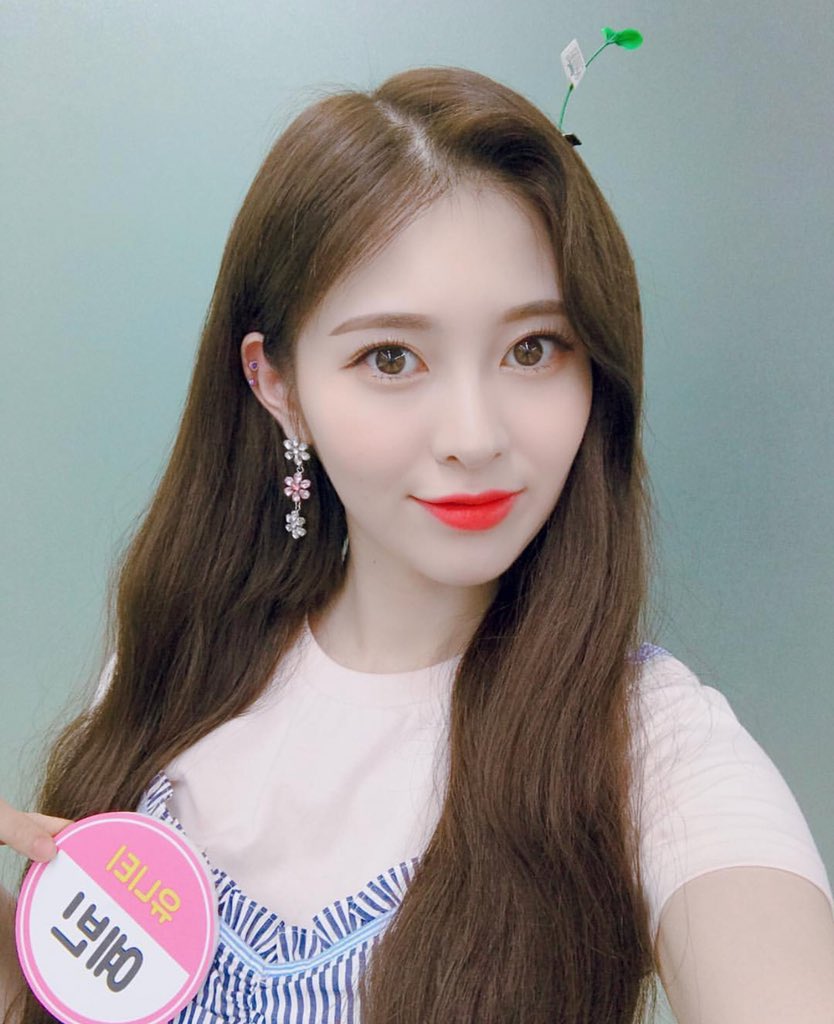 forleesuji's tweet photo. [ ENG TRANS ]

[#Yebbi] Everyone!!! Remote Control!!! σ(≧ε≦ｏ)💕 #/ThisWeekThumpIdol 👍🏻 #/UNIT #/Weekly #/LiveBroadcast

https://t.co/uX9wYqOUOi

#UNIT #UNI_T #유니티 #Yebin #예빈 https://t.co/qiCXay2nVG