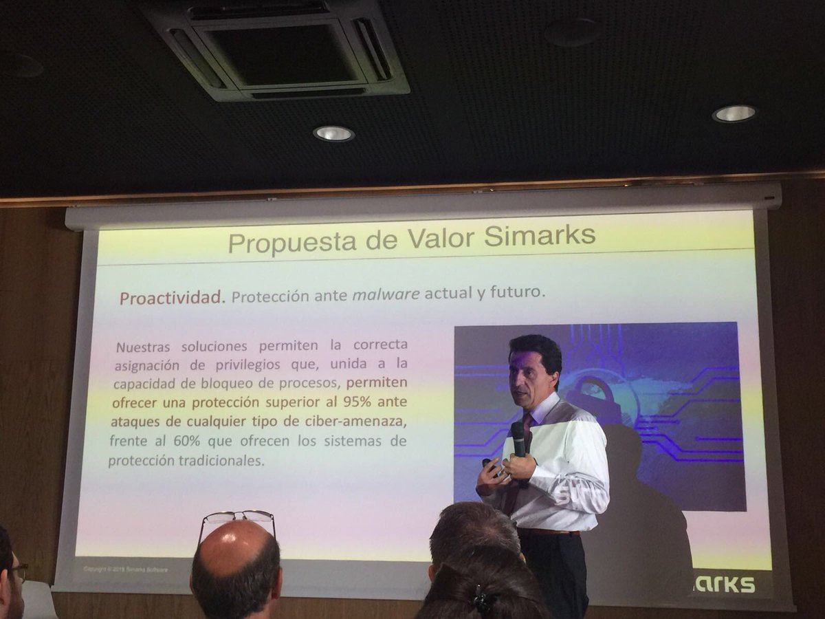 spacestartupES's tweet photo. Gracias a Francisco Castiñeira ponente de #simarks. #B2BSinSecretos #startups #corporates #emprendedores https://t.co/jLYtqPZ6Js