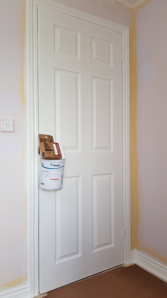 Jenthedecorator's tweet photo. first use of the @TeknosIndustry #semimatt #satin from @glenwoodpaints teamed with my @TwoFussyBlokes #smooth #microfiberroller & @Staalmeester #Sashbrush
a strange jelly consistency, but leaves a lovely solid finish with no brush marks or drag
2 x Teknos 1 x Aqua undercoat https://t.co/o1quLuNmVn
