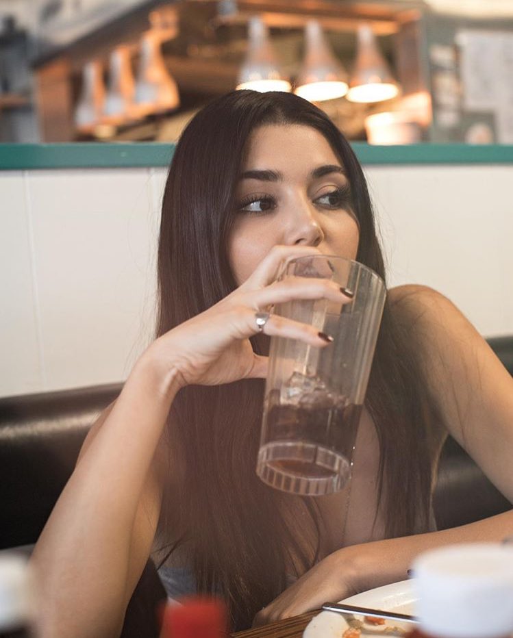 HandErcelTR's tweet photo. #HandeErcel Instagram’da yeni fotoğraflar paylaştı!⚡️ https://t.co/jJ0HKp6zH1