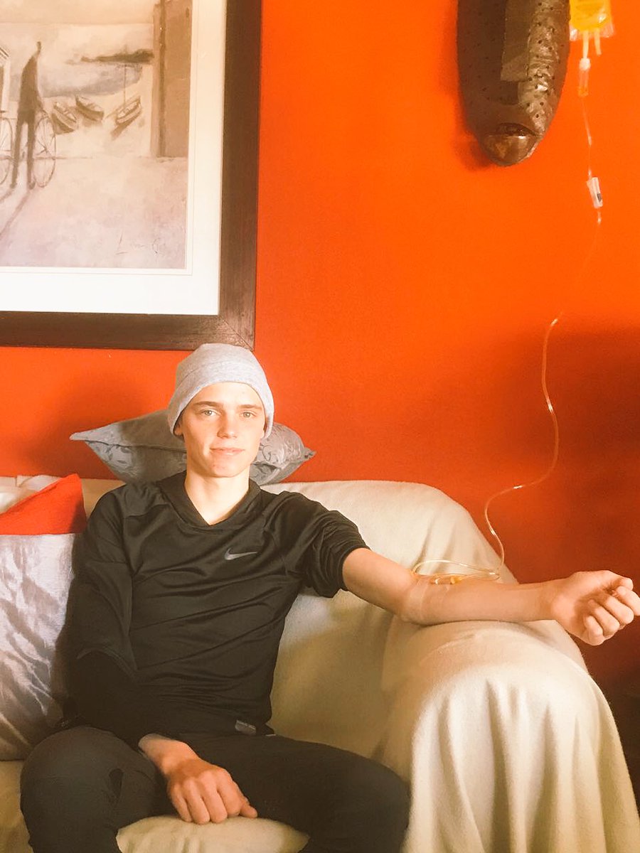 Keeping the jockey room in good shape 🔋 ... We had the pleasure of giving top South African jockey @callanrossermurray his weekly boost 🚀 #vitacharge