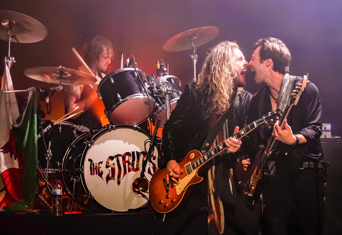 JedStruts's tweet photo. London! That was our favourite British show to date. So much fun. Thank you. Manchester tonight! Who’s coming?!!! 🇬🇧 https://t.co/qyejVsBqWN