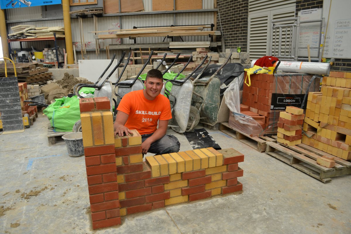 WiltsColl's tweet photo. Our Construction students from #Trowbridge &amp; #Chippenham enjoyed double success at @SkillBuild-@CITB_UK! https://t.co/gcrpPtsMOJ
#construction #bricklaying #carpentry #joinery #constructiontrades #wiltshire #competitition #WednesdayWisdom #celebrate 👏👷‍♀️👷‍♂️🧱🔨 https://t.co/5Px6GfwJM1