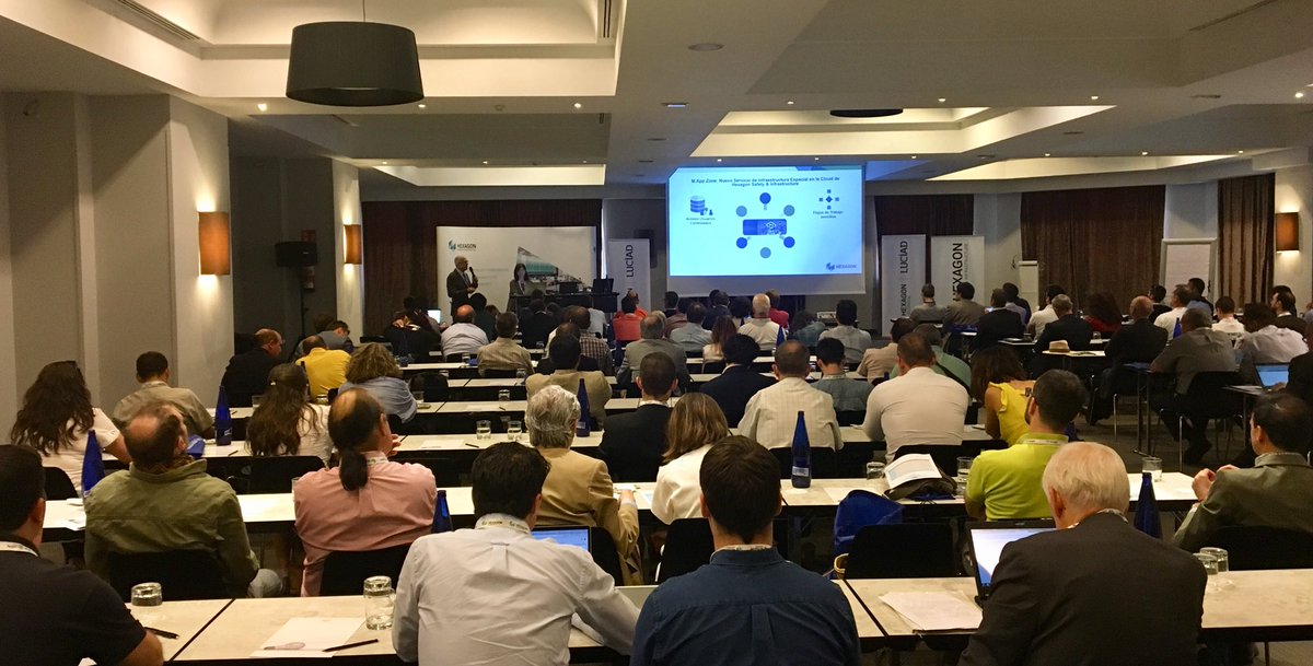 Así empezamos esta mañana, y van pasando las presentaciones de @HexagonSI_ES y <a href="/LUCIADconnect/">Luciad</a>