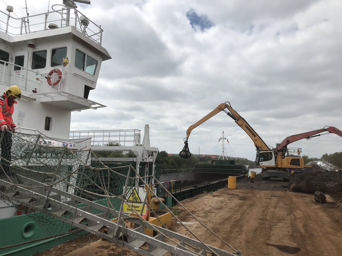 dminto2010's tweet photo. Interesting visit to one of the ships on the Manchester ship canal. A growing risk with increasing marine traffic. #SSRI #marinefirefighting #knowyourrisks https://t.co/43waszq0JJ