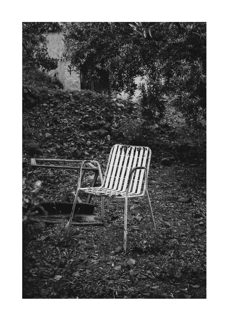 Cadira #photodocumentary #fujifilm_xseries #fujix100s #fujifeed #theprintswap #myfeatureshoot #phroomagazine #blancinegre #blackandwhitephoto #lensculture #paperjournalmag #somewheremagazine #cadira #silla