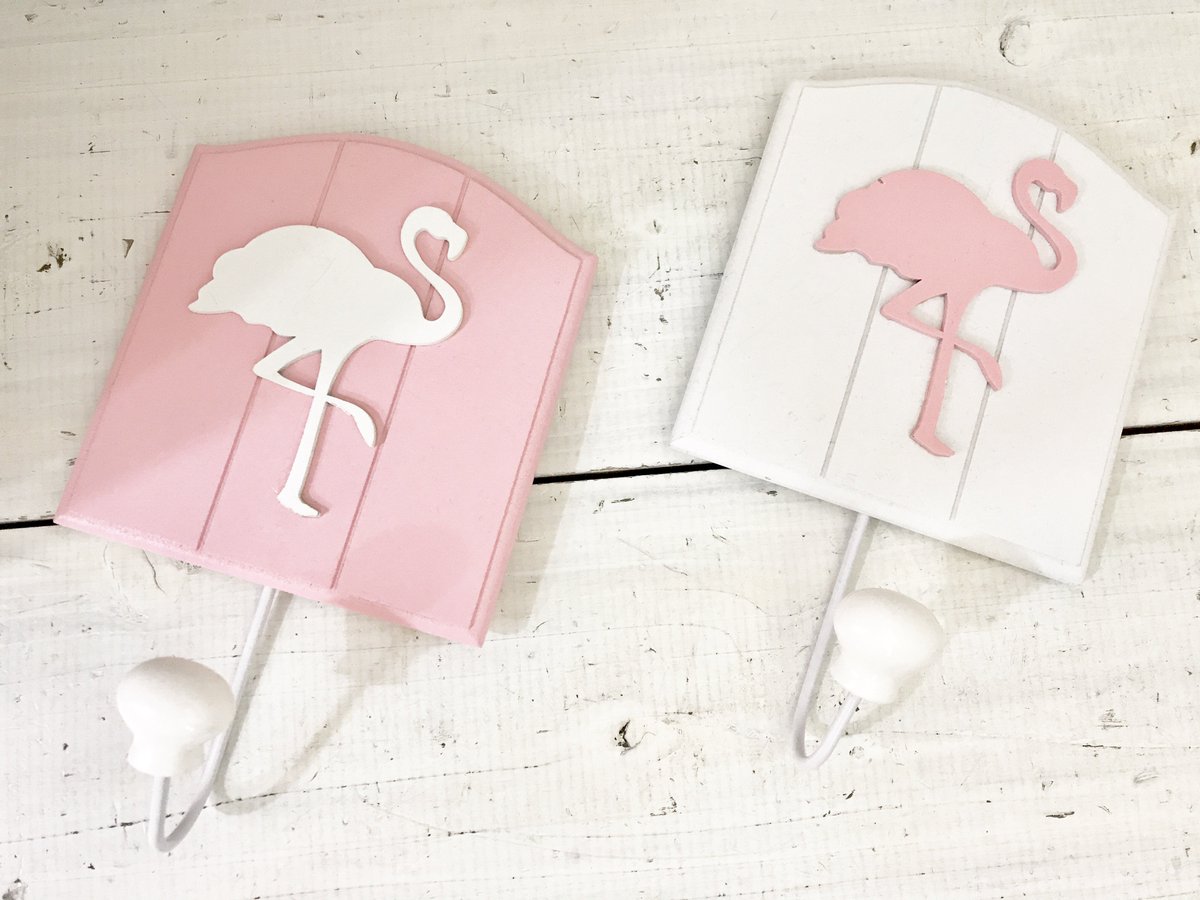 商品紹介】 フラミンゴのフックの紹介🌈 種類は全部で2種類✨ S字