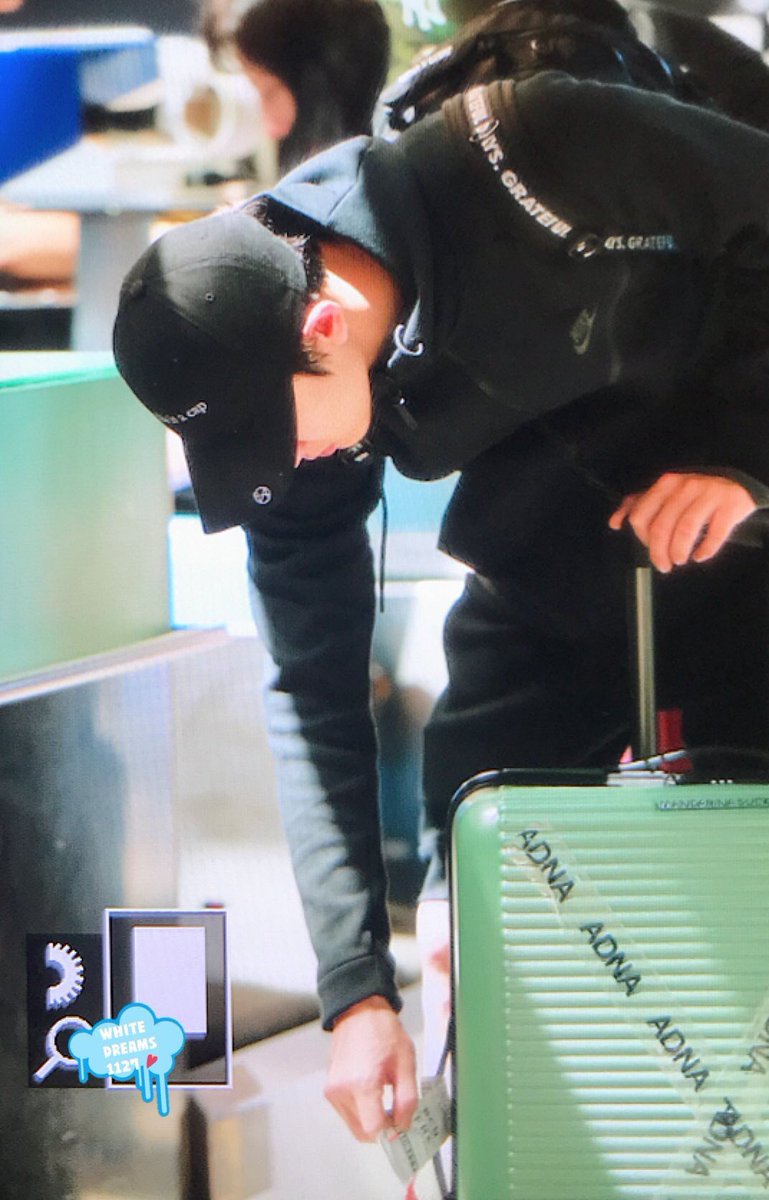 EXO_MyanmarTeam's tweet photo. [PREVIEW] 180620 Chanyeol @ BCN Airport

Cr - whitedreams1127

#EXO #엑소 @weareoneEXO
#EXOProtectionMyanmar #EXO_MyanmarTeam #Admin_Grace https://t.co/gcBWUSmThz