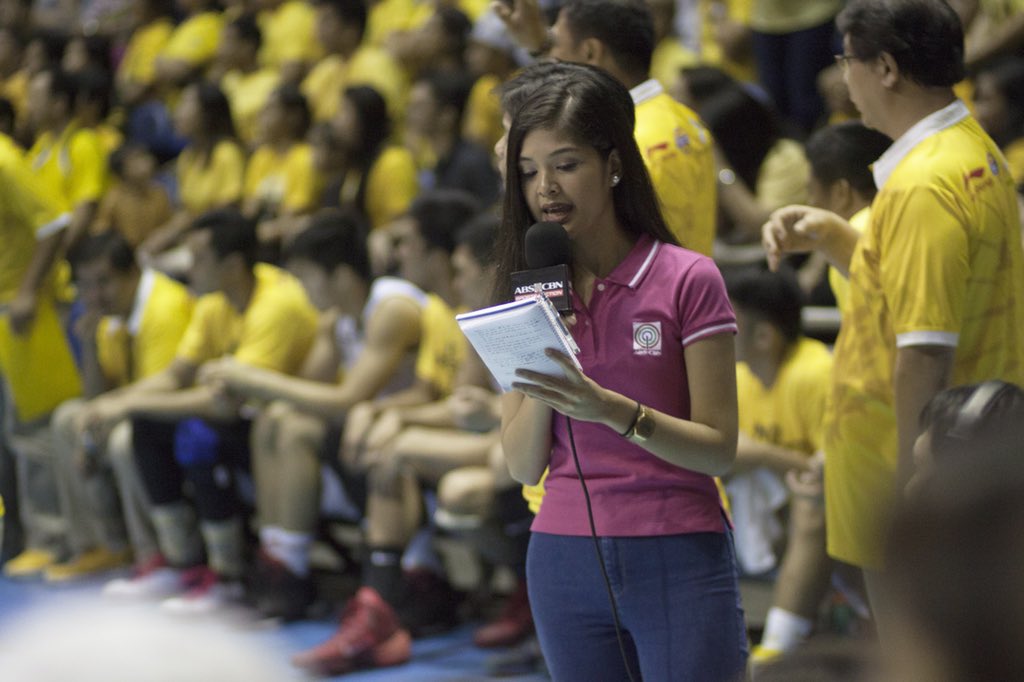 AngeliqueManto's tweet photo. A friend contacted me after posting my #CSRDiaries video. @briacardenas sent me more materials to use. I just had to post some. This was me reporting during our semis match. I got teased for wearing pink during an announced yellow day but nonetheless, super memorable for me 📝 https://t.co/ESGq7JdAIx