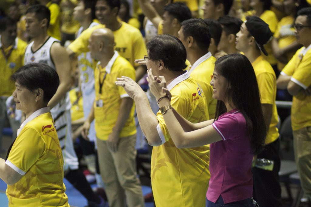 AngeliqueManto's tweet photo. A friend contacted me after posting my #CSRDiaries video. @briacardenas sent me more materials to use. I just had to post some. This was me reporting during our semis match. I got teased for wearing pink during an announced yellow day but nonetheless, super memorable for me 📝 https://t.co/ESGq7JdAIx