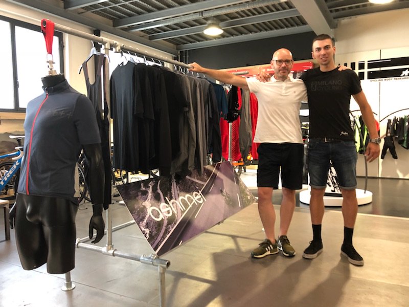 ashmei's tweet image. ashmei now in store at Milano Cycling in Milan... Come check us out!

#ashmeiride #cyclestyle

@MilanoCycling