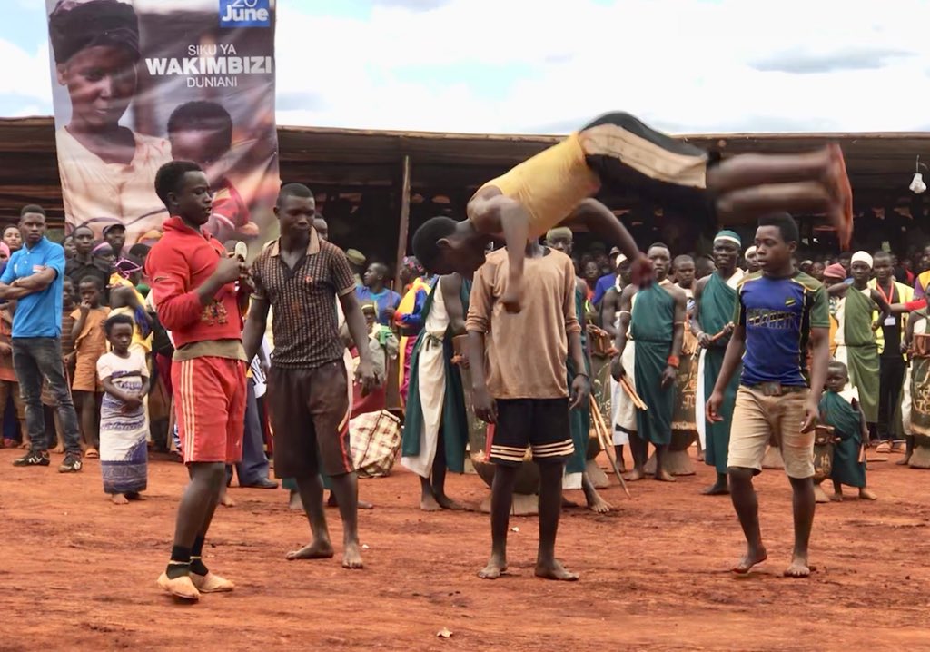 Doing somersaults @ Mtendeli camp for #WorldRefugeeDay showing #burundianrefugee talent @Refugees @UNHCRTanzania