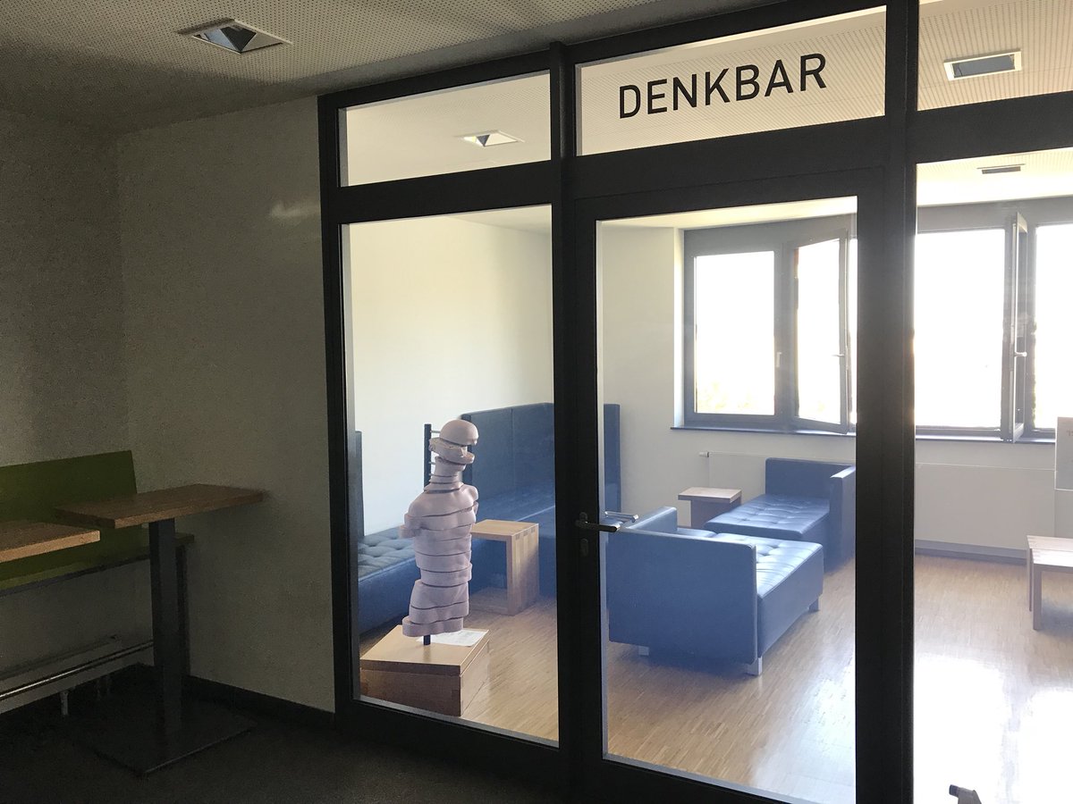 axw74's tweet photo. @vhskl Extra im 1. Stock gewesen... 😅 #VielfaltVHS #DenkBar #BildungshausMainKinzig https://t.co/MqWwSsvSp0