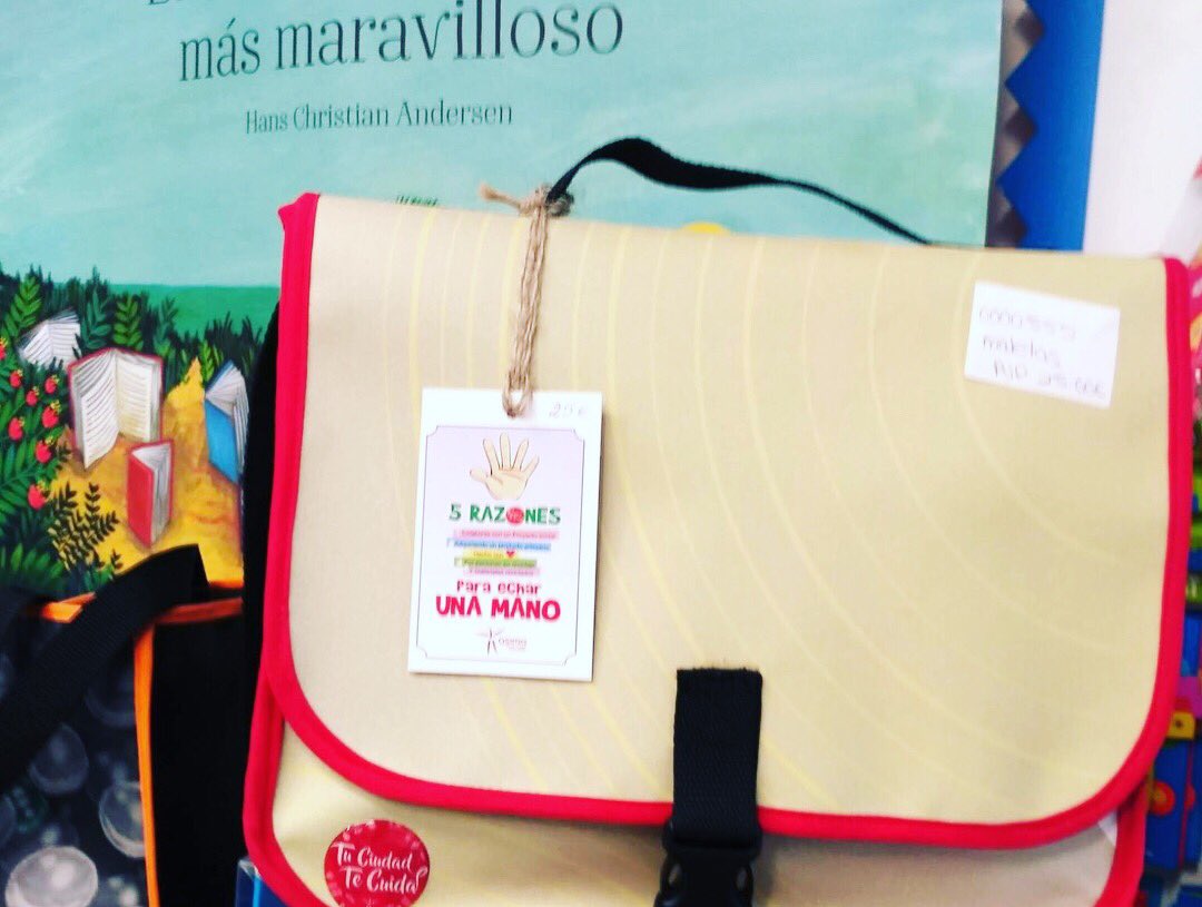AsimaMalaga's tweet photo. 🔈🔈Ahora también puedes encontrar nuestros bolsos 🛍👜 en @librerialuces📚📚en la Alameda principal n 16📌📍! No te quedes sin el tuyo! 

🤩🤩Acércate a esta magnifica librería 📖y échales un vistazo! 

#librerialuces #bolsosasima #sumamos #seguimos #compratubolso #bolsosylibros https://t.co/XrQD46eMuA