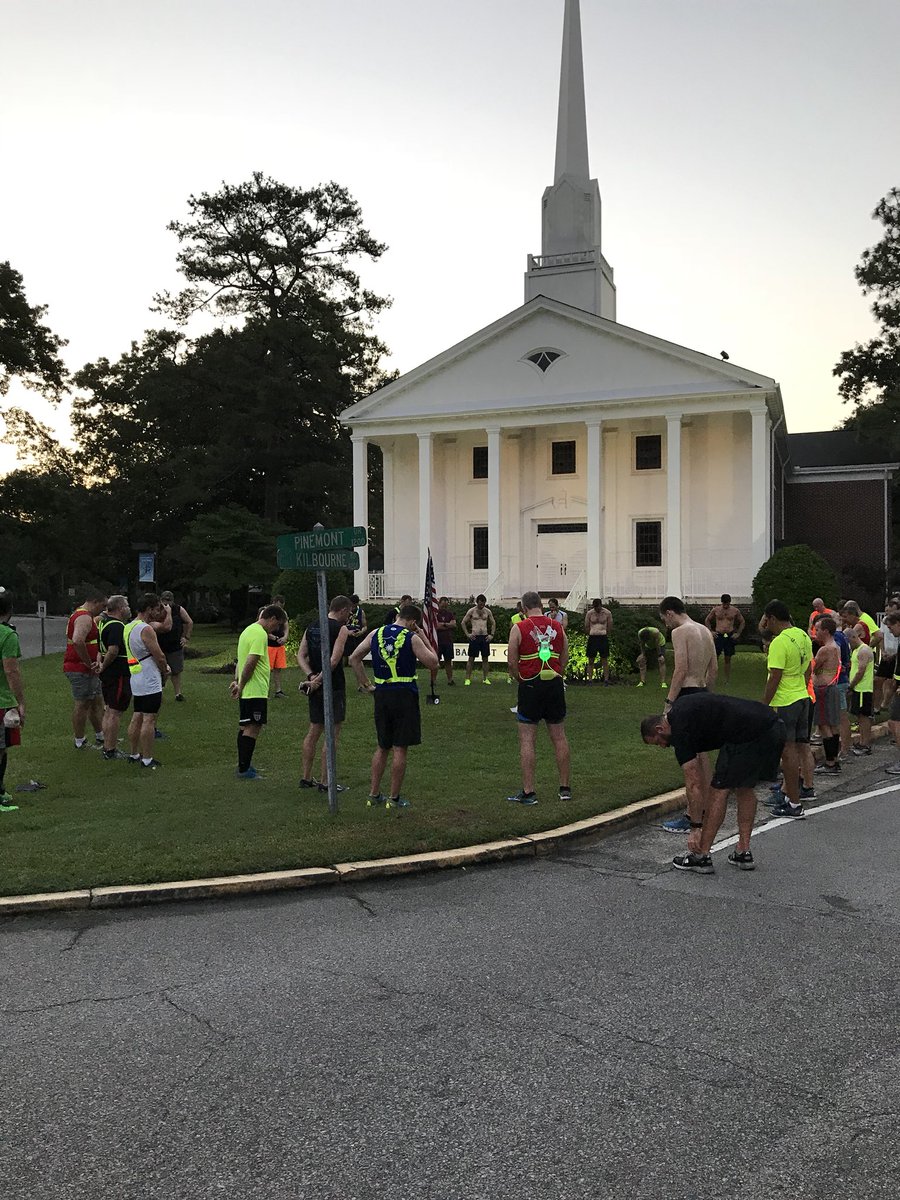 F3Columbia's tweet image. 4 Running AOs converged for a prayer in honor of Cheech. Each group conquered the #CheechStrong segment. Great message from the 3rd F Q to #LeaveNoDoubt James 4:14-15