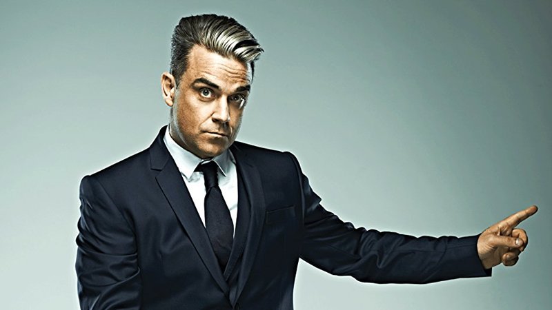 RealArrowCaz's tweet photo. #NIEUWS Robbie Williams geeft uitleg over middelvinger.

Lees meer: https://t.co/zQ82yvdLr6 https://t.co/VbW366hb13