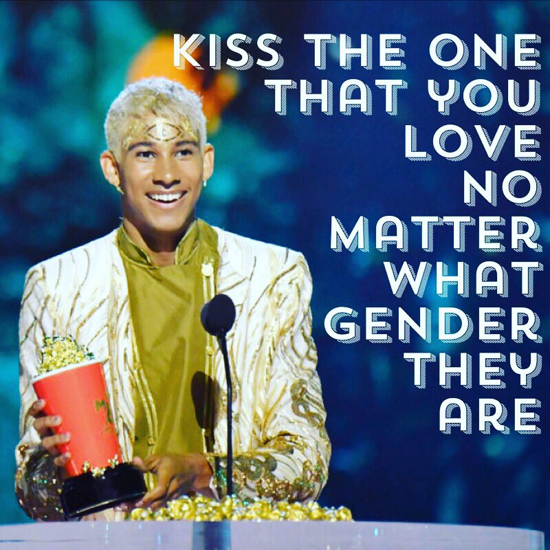 #MTVMovieAwards #kiss #lovesimonTH #acceptance #androgynous #bewhoyouare #beyourself #clothingbrand #clothingline #fashiondesign #genderneutral #genderneutralclothing #lgbt #lgbtq #loveoneanother #nonbinary #trans #transgender #unisex #unisexfasion #WednesdayWisdom #follo4follo