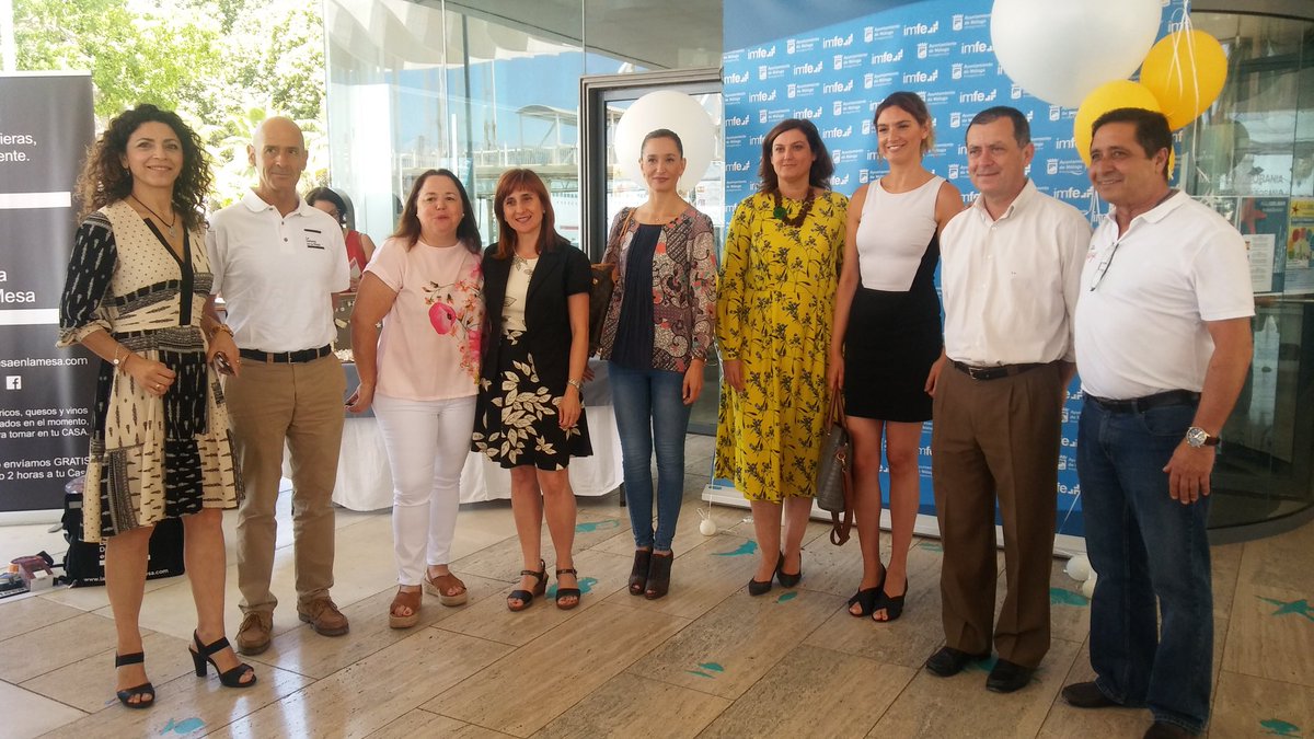 malagaimfe's tweet photo. Los diseñadores y empresarios aprovechan la mañana para mostrar sus 👗creaciones de #moda
#PopUpImfe https://t.co/FXk6jzRNbF