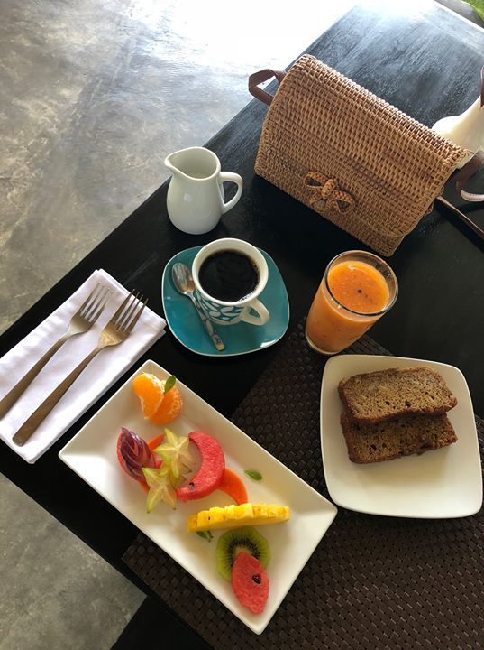 VCTourism's tweet photo. A light and yummy 1st course to breakfast this morning. Homemade breads, fresh squeezed juice, fruit directly from the garden and our own home grown, roasted and brewed coffee. https://t.co/6wbOZ1SvOD