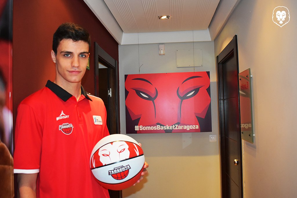 Carlos Alocén renueva y formará parte del primer equipo de #TecnycontaZaragoza

📄+Info: basketzaragoza.net/noticias/carlo… #SOMMOSBasketZaragoza🦁 #AúpaT