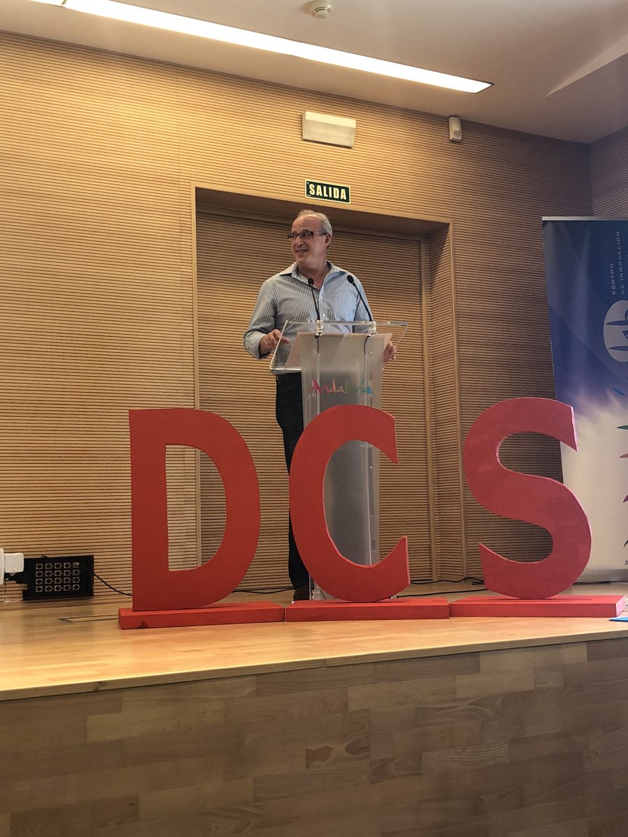 Paco_Pozo's tweet photo. #EPSol18 Momento de reconocimiento a nuestros profesionales jubilados @DSAPCostadelSol https://t.co/Wbp4HGdXPP