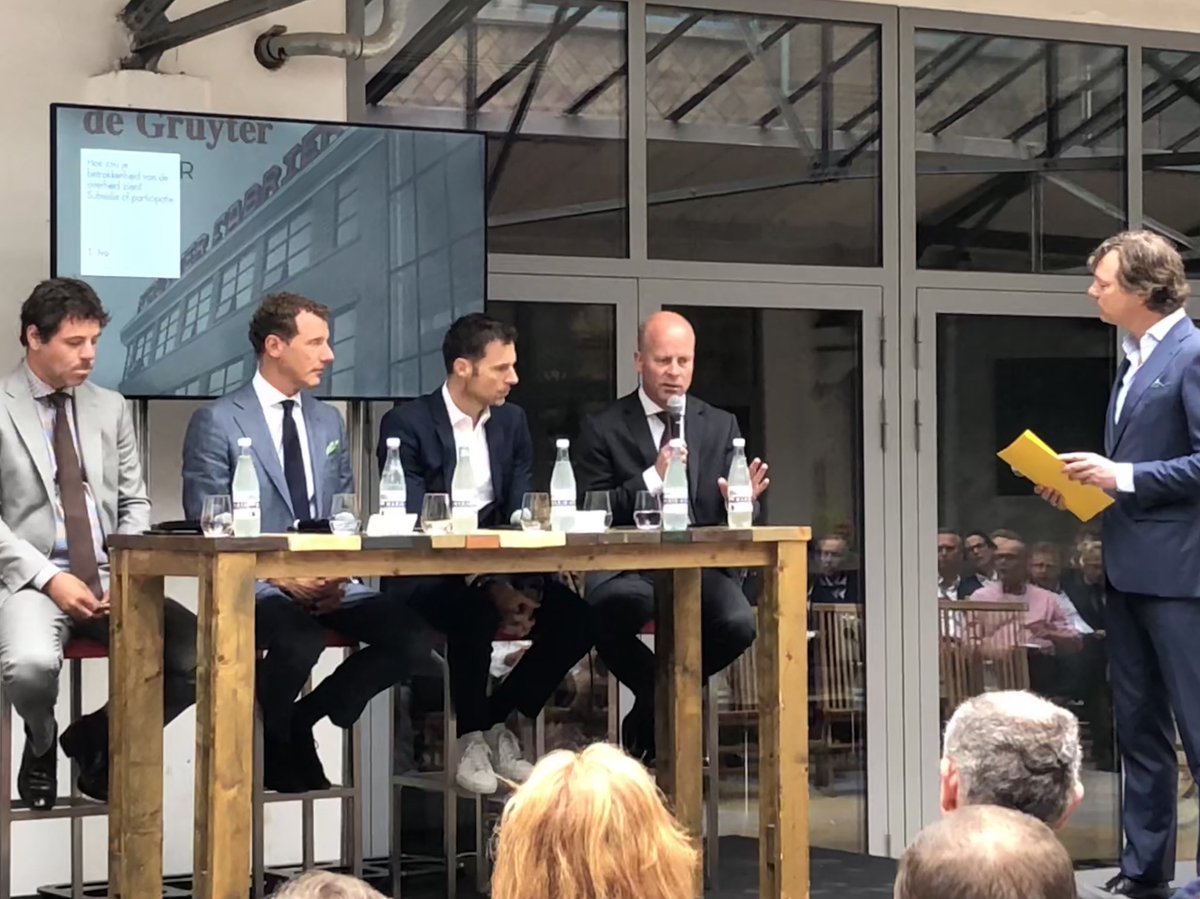 MinBZK's tweet photo. Staatssecretaris @RaymondKnops was vandaag in De Gruyterfabriek ter ere van het 200 jarig bestaan. “Een prachtig voorbeeld van herontwikkelen van industrieel erfgoed. Samenwerking tussen overheid en markt brengt mooie resultaten, dat bewijst de @Gruyterfabriek.” https://t.co/2exBcBOeOj