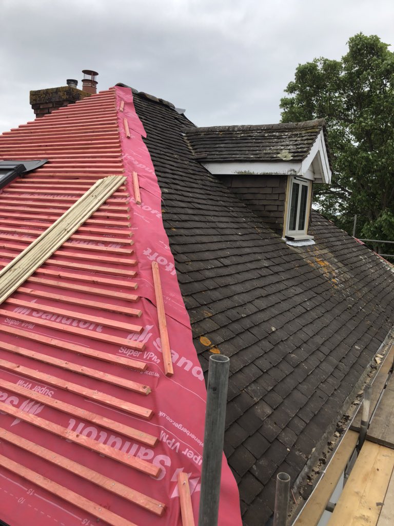 sccbuilders's tweet photo. A large roof we have recently finished doing the retiling on in Lymington https://t.co/k9wuHa7o73