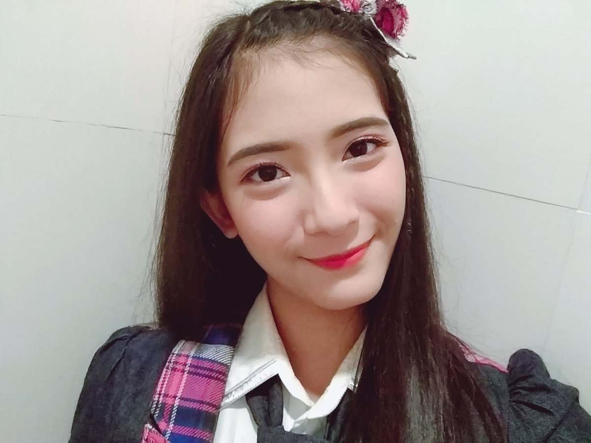 Besok datang ya ke show Team T #JKT48LeTSeishunGirls 📢 

"... Can I ask you a question? ..."