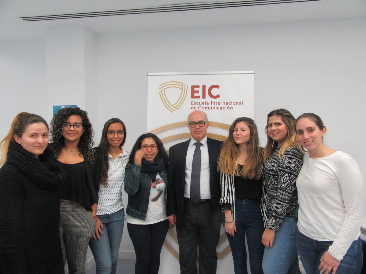 eicomunicacion's tweet image. Alfonso López Tello, Managing director de @PwC_Spain, comparte con EIC los retos a los que se enfrenta diariamente en su cargo. Entre sus mayores retos: participar en la fusión de Pricewaterhouse y Coopers &amp;amp; Lybrand,y dirigir la implantación de la nueva imagen de marca en España.