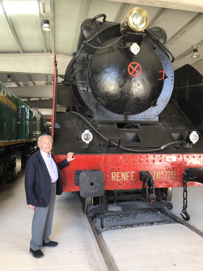 Eduard Punset tweet media