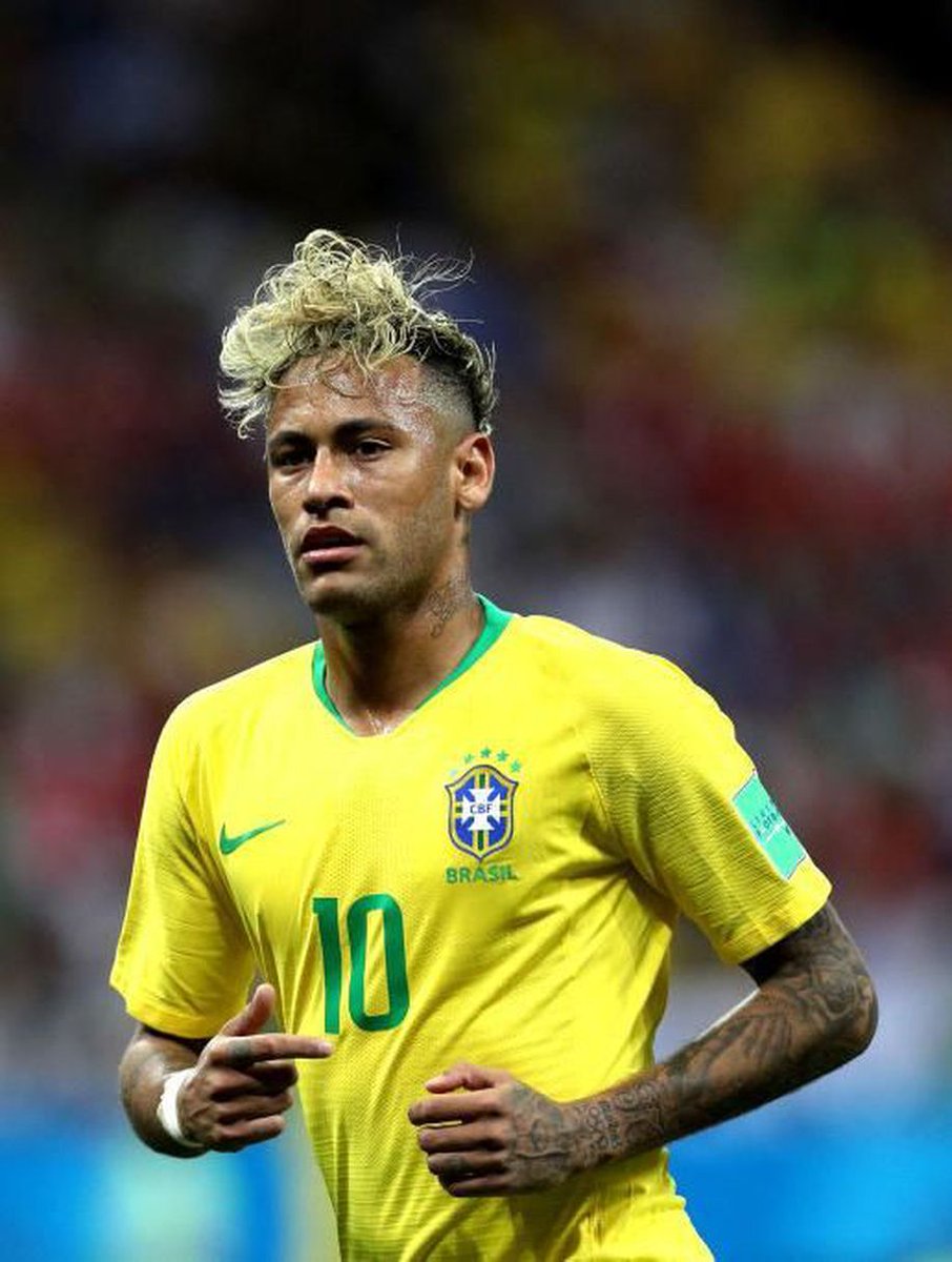 Bergaya Nyentrik Bentuk Rambut  Pesepakbola Asal Brazil 