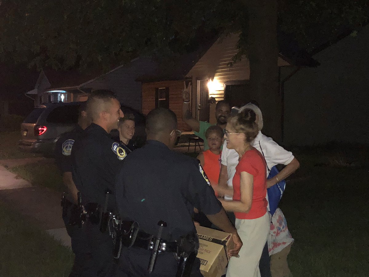 IMPD East District Late shift was welcomed by residents on Larnie Ln tonight. The kids enjoyed playing with the lights in the police car. Thanks to Recruit Officers Wells, Harris, Harvey and Powell. They all started their FTO phase this week