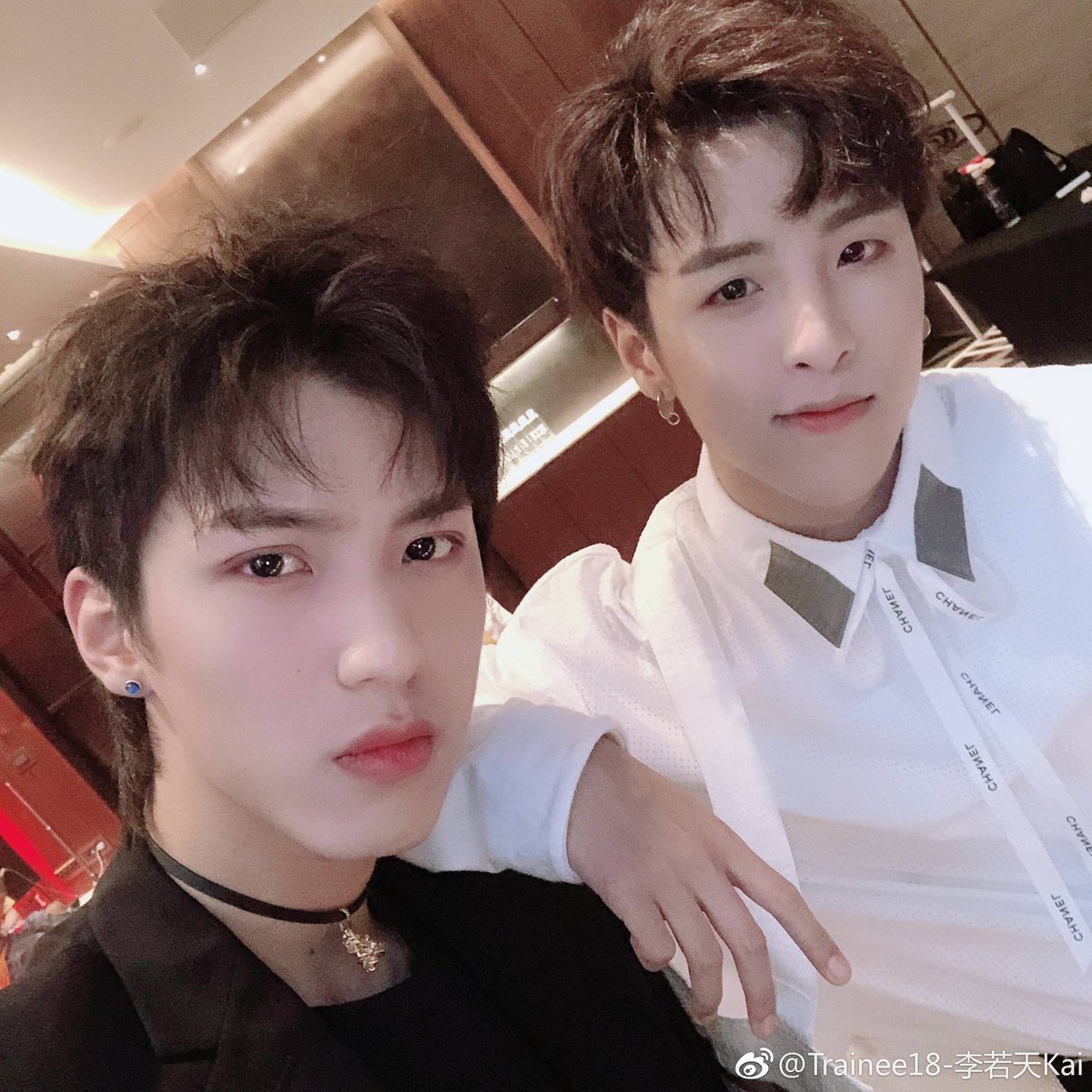 [PIC] 180620 Li Ruotian Weibo Update
รั่วเทียนกับเชาเจ๋อถ่ายรูปคู่กันค่า💗

#林超泽 #LinChaoze 
#香蕉娱乐Trainee18 #Trainee18
#李若天 #LiRuoTian
