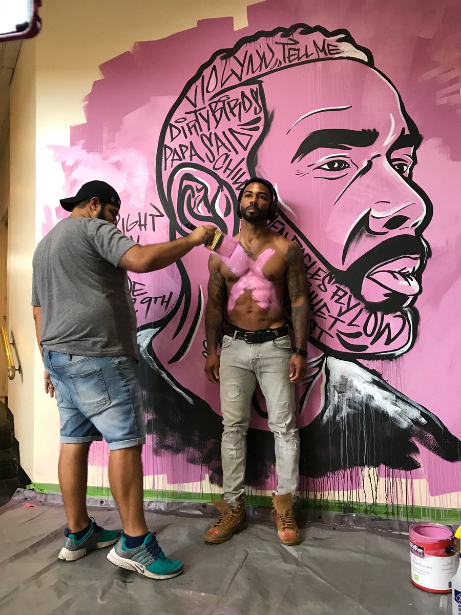 THUNDEROUSG's tweet photo. After an #LA project for @VaynerMedia #TeamThunderous hit the #BigApple to work with @OmariHardwick on his groundbreaking 1 Man Show. #HerO https://t.co/k2qCpjbEaQ