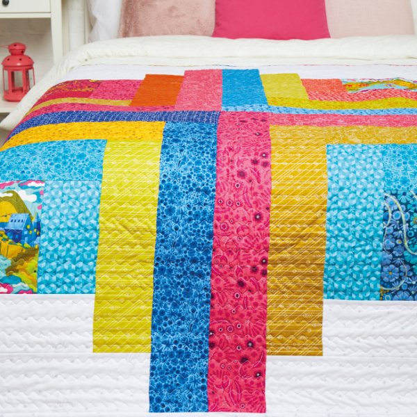 QuiltNowMag's tweet photo. @heartofcharnwood shares her stunning Mermaid's Cabin quilt inside issue 50 using lots of yummy @alisonglass FQ from the Diving Board collection by @AndoverFabrics 😍 
Pick up your copy in shops or online at https://t.co/AHWD8dCu9L
#quiltnow #alisonglass #fabric #quilt https://t.co/YpvNuek03h