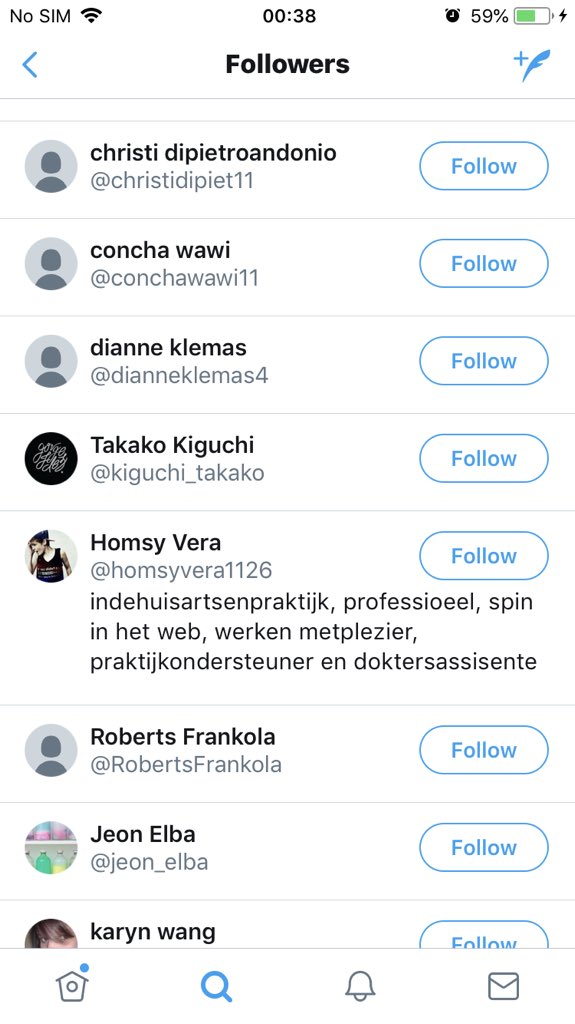 sweetirishf's tweet photo. So Jamie Bryson starts losing followers from last Tuesday ( 179 to be exact) but magically on Tuesday & yesterday suddenly 197 accounts with 0 followers follows him! Mr Bryson has been buying followers to stay relevant #BoycottBryson https://t.co/mbs5vA8CyR