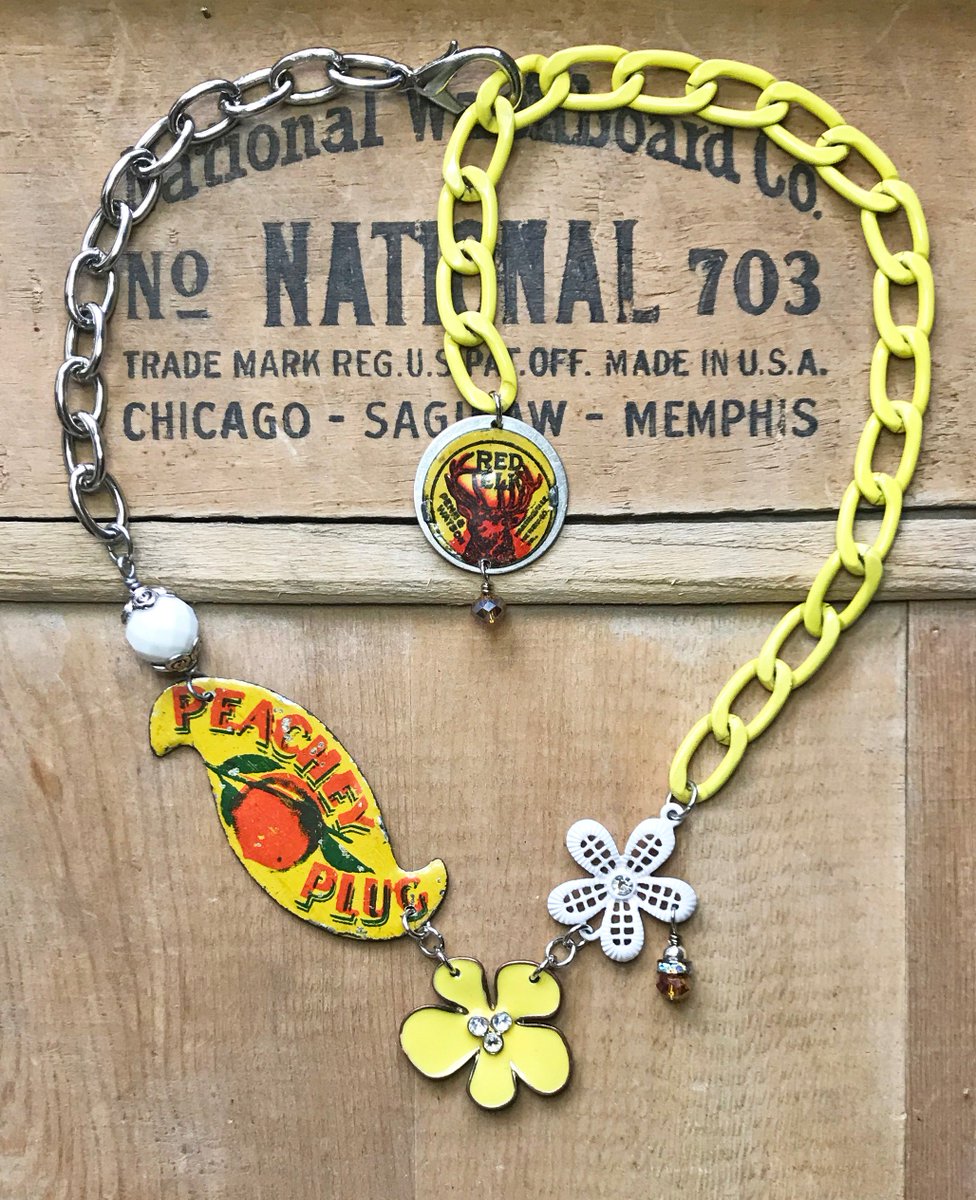 New on #Etsy!  A kitschy necklace featuring Peachey Plug and Red Elk #tobacco tags with #flowers, and chunky yellow chain.  🍑🌼 
Shop: etsy.me/2lnnksJ  

#tobacco #history #SouthernCharm #upcycledjewelry #repurposed #floralnecklace #fleamarket #retro #ooak #glamourbilly