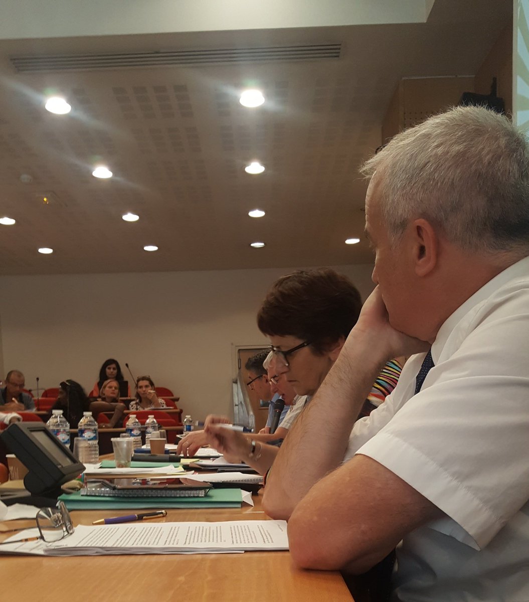 MichelDANTIN's tweet photo. J'interviens devant le conseil d'administration de @FNSEA sur le budget #agricole et la réforme de la #PAC2020 en cours de discussion : mise au point sur les positions prises du gouvernement français à #Bruxelles @PPE_FR https://t.co/jiqXWJF7e3